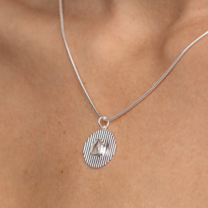 RIBBED PEAR NECKLACE